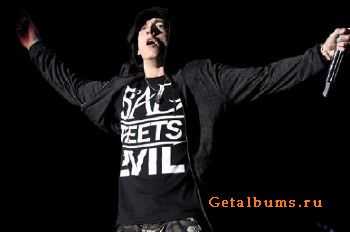 Eminem - Live In Bonaroo (2011) Eminem - Live In Bonaroo (2011)